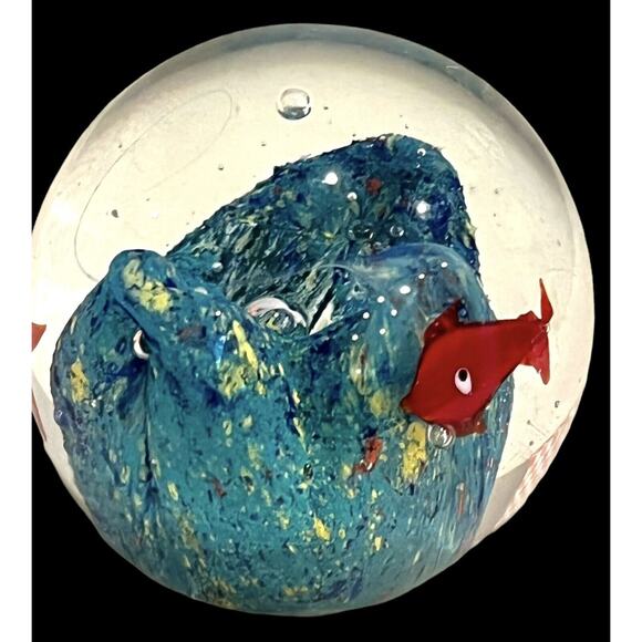 VTG Studio Art GLASS PAPERWEIGHT Ocean Coral Reef Red Coi Fish Waves 2.75" Blue - Picture 2 of 5